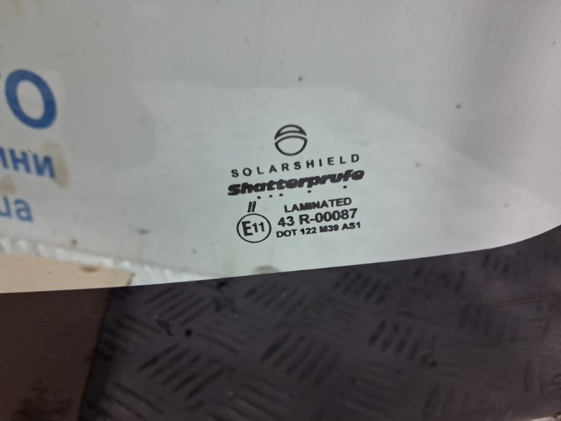 Стекло лобовое L200 2006-2015 KB 2.5 дизель 4D56U МКПП