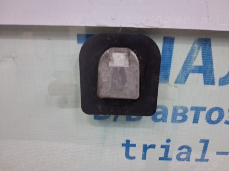 Стекло лобовое L200 2006-2015 KB 2.5 дизель 4D56U МКПП