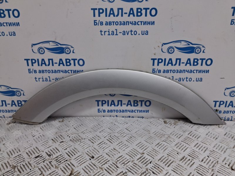 Накладка крыла передняя правая Mitsubishi Pajero Wagon 1999-2006 3 3.2 Дизель 4M41 MN117210 Б/У