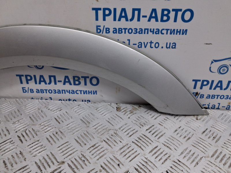 Накладка крыла передняя правая Mitsubishi Pajero Wagon 3 3.2 Дизель 4M41