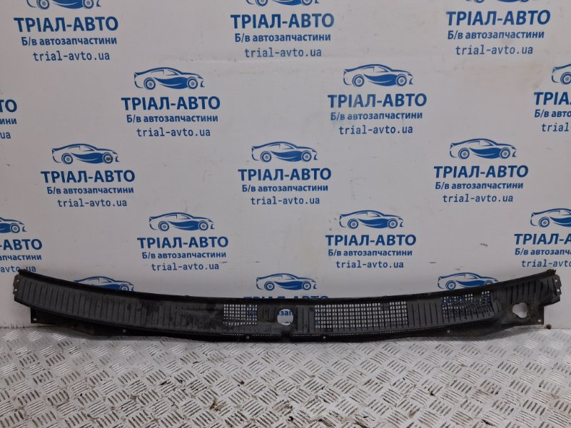 Дефлектор дворников Mitsubishi Pajero Wagon 1999-2006 3 3.2 Дизель 4M41 MR416416 Б/У