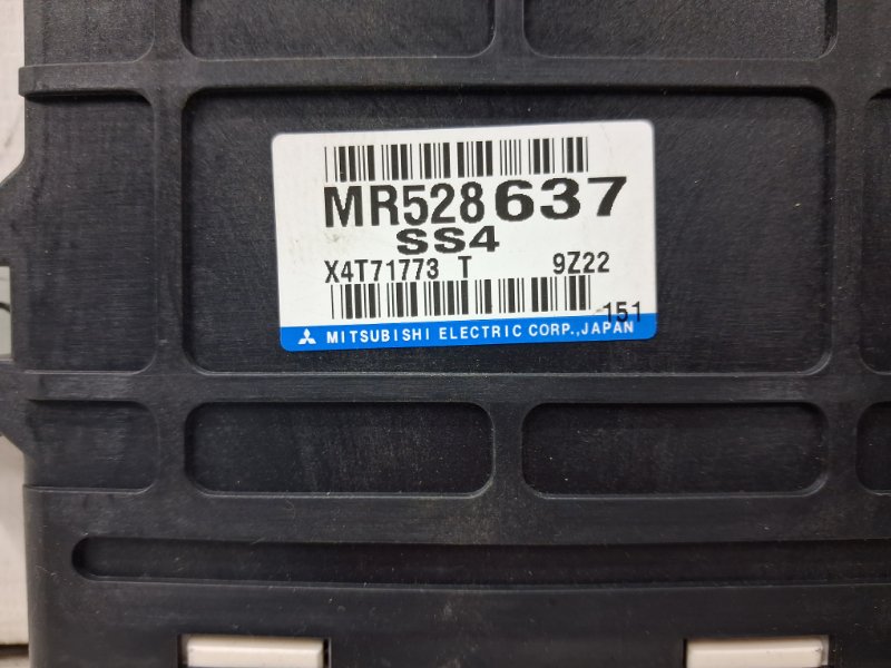 Блок управления Mitsubishi Pajero Wagon 3 3.2 Дизель 4M41