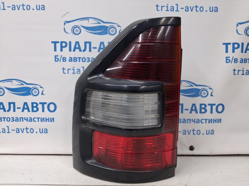 Фонарь задний внешний левый Mitsubishi Pajero Wagon 1999-2006 3 3.2 Дизель 4M41 MR548041 Б/У