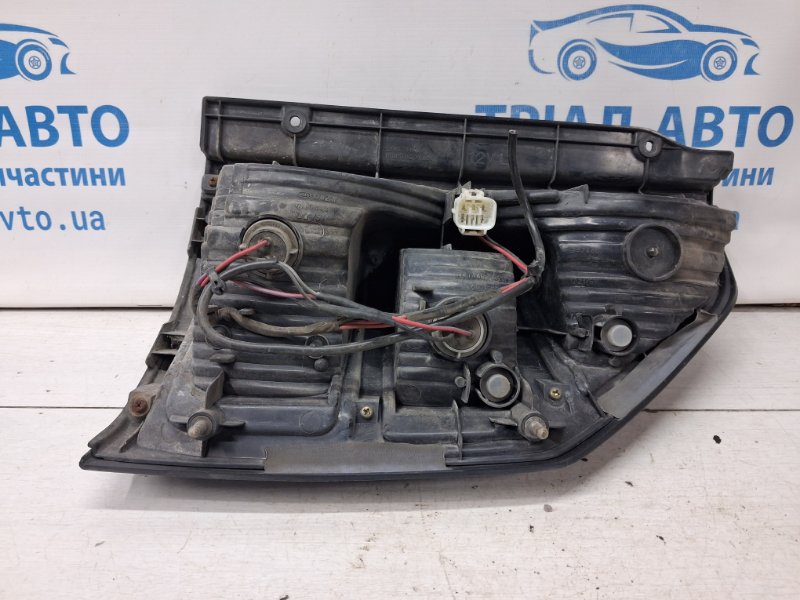 Фонарь задний внешний левый Pajero Wagon 1999-2006 3 3.2 Дизель 4M41