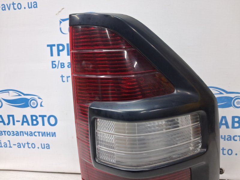 Фонарь задний внешний правый Pajero Wagon 1999-2006 3 3.2 Дизель 4M41