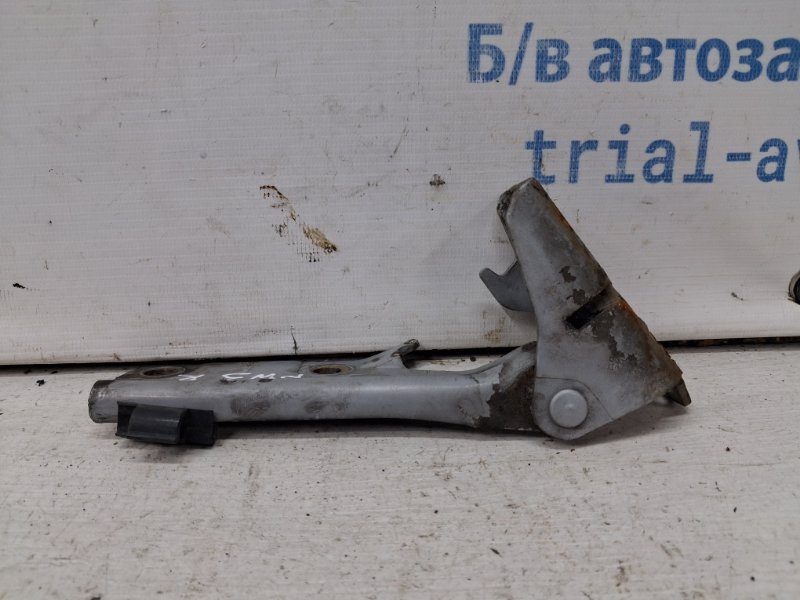 Петля капота правая Mitsubishi Pajero Wagon 1999-2006 3 3.2 Дизель 4M41 MR292044 Б/У