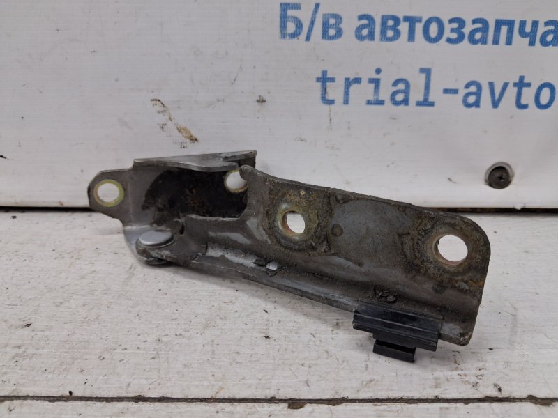 Петля капота правая Mitsubishi Pajero Wagon 3 3.2 Дизель 4M41