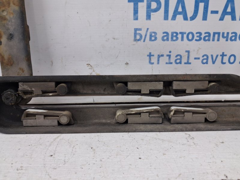 Ограничитель двери задний Mitsubishi Pajero Wagon 3 3.2 Дизель 4M41