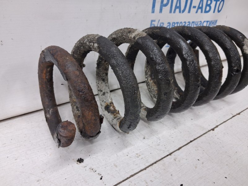 Пружина передняя Mitsubishi Pajero Wagon 3 3.2 Дизель 4M41