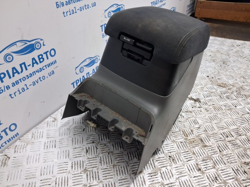 Подлокотник Pajero Wagon 1999-2006 3 3.2 Дизель 4M41