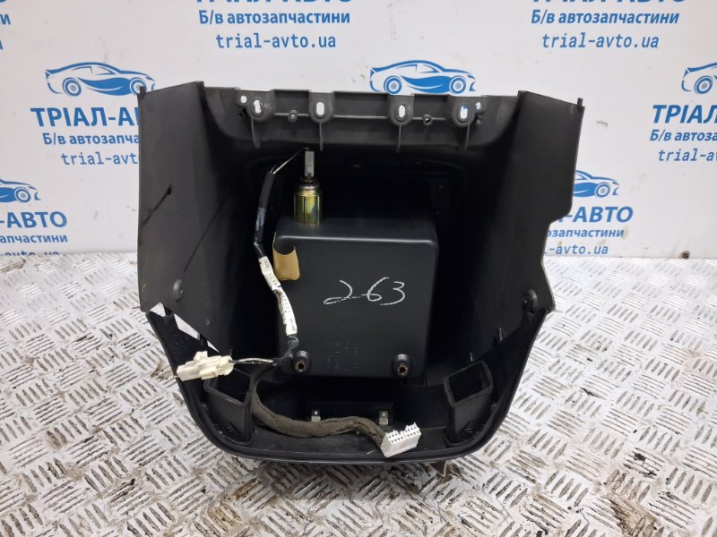 Подлокотник Pajero Wagon 1999-2006 3 3.2 Дизель 4M41