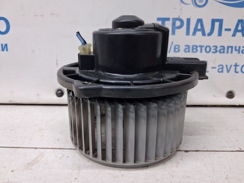 Моторчик печки Mitsubishi Pajero Wagon 1999-2006 3 3.2 Дизель 4M41 MR398725 Б/У