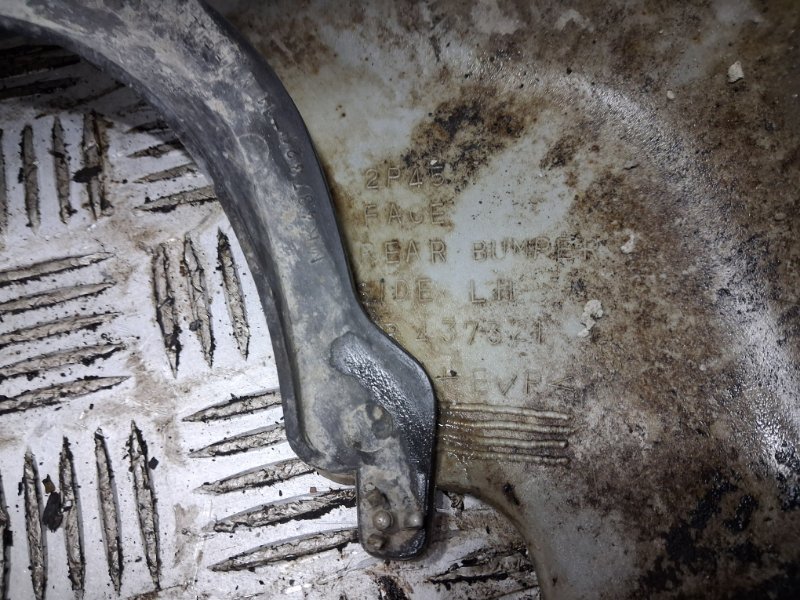 Бампер задний левый клык Pajero Wagon 1999-2006 3 3.2 Дизель 4M41