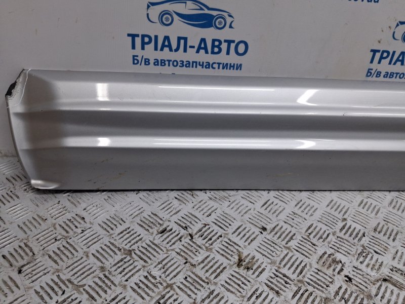 Накладка двери передняя левая Pajero Wagon 1999-2006 3 3.2 Дизель 4M41