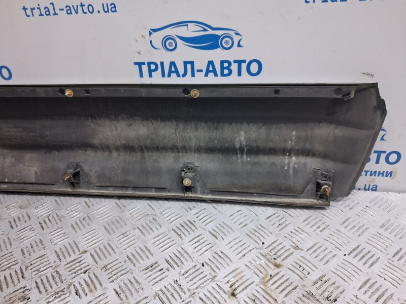 Накладка двери передняя левая Pajero Wagon 1999-2006 3 3.2 Дизель 4M41