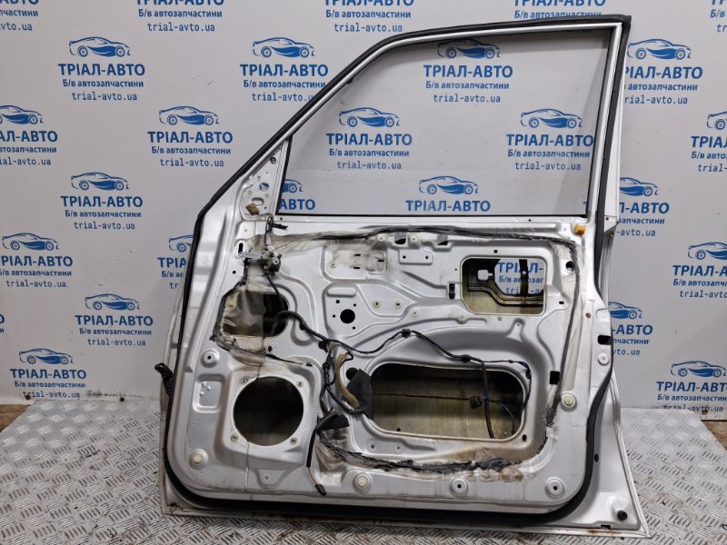 Дверь передняя правая Pajero Wagon 1999-2006 3 3.2 Дизель 4M41