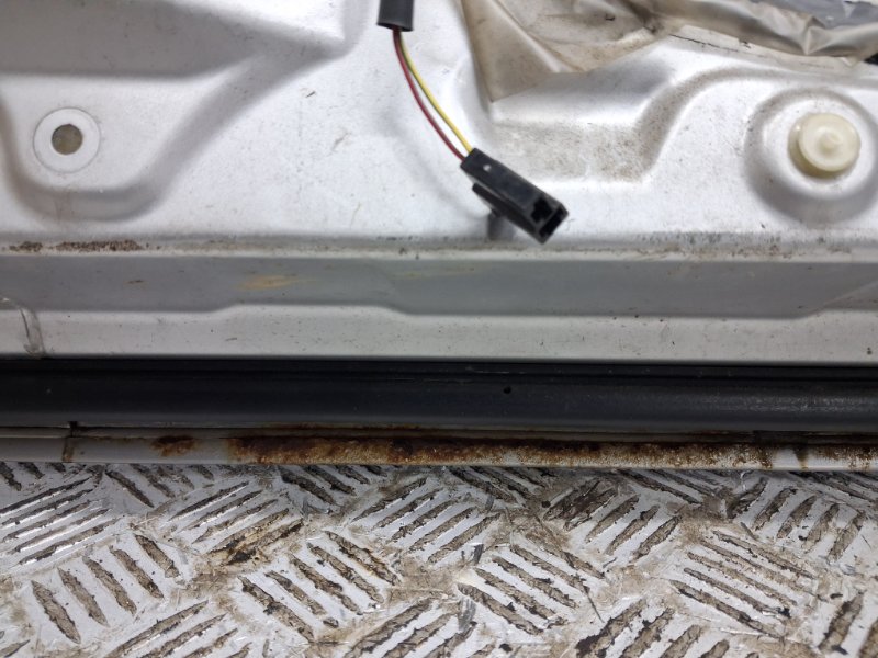 Дверь передняя правая Pajero Wagon 1999-2006 3 3.2 Дизель 4M41