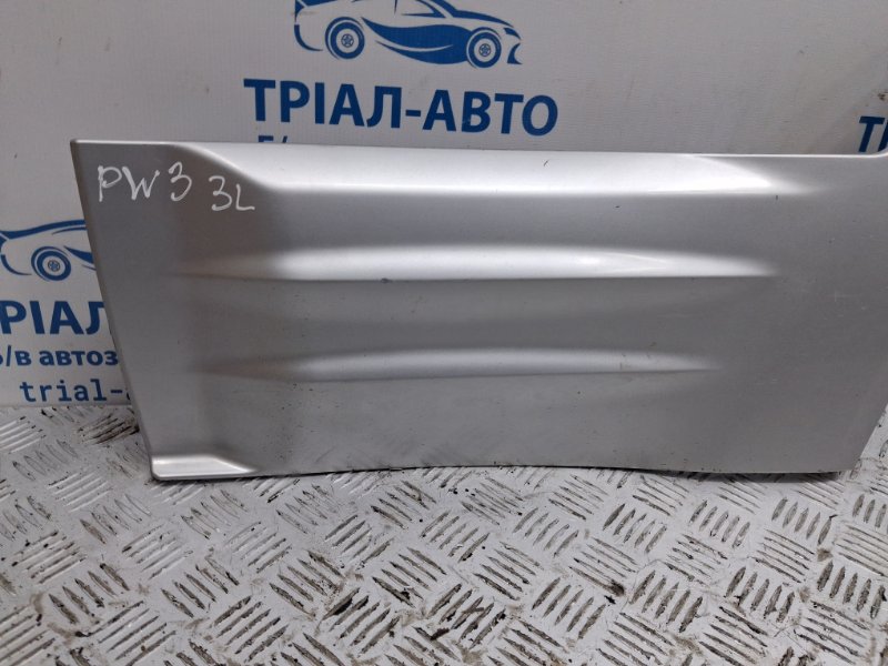 Накладка двери задняя левая Mitsubishi Pajero Wagon 3 3.2 Дизель 4M41