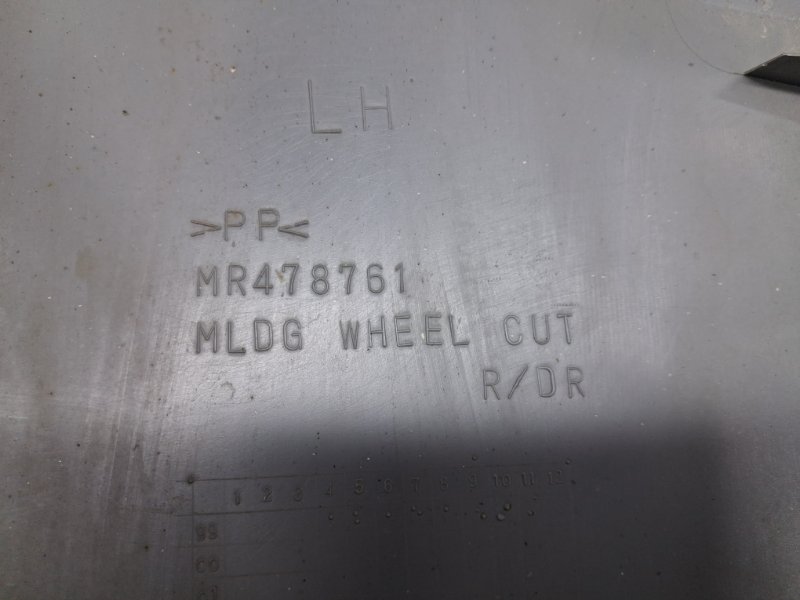 Накладка двери задняя левая Pajero Wagon 1999-2006 3 3.2 Дизель 4M41