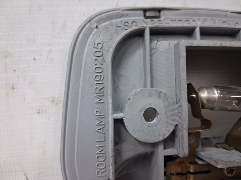 Плафон задний Mitsubishi Pajero Wagon 3 3.2 Дизель 4M41