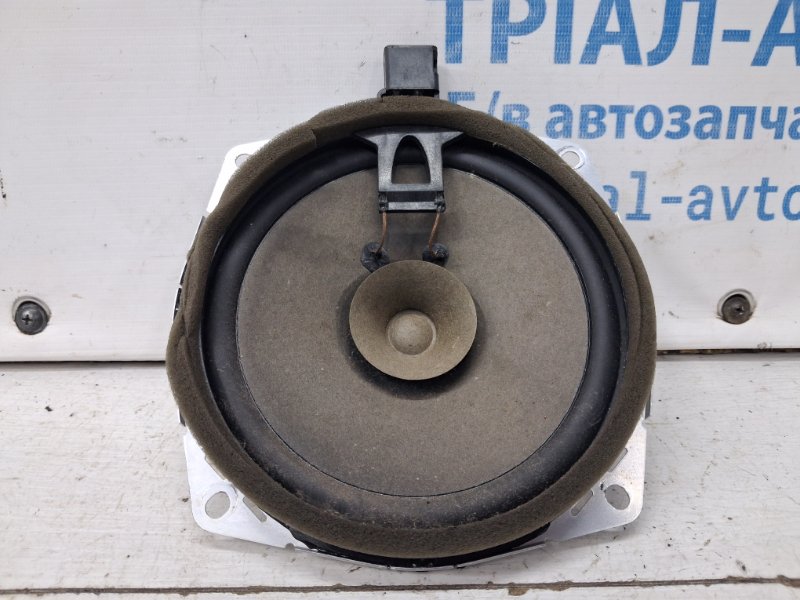 Динамик двери Mitsubishi Pajero Wagon 1999-2006 3 3.2 Дизель 4M41 MR301667 Б/У