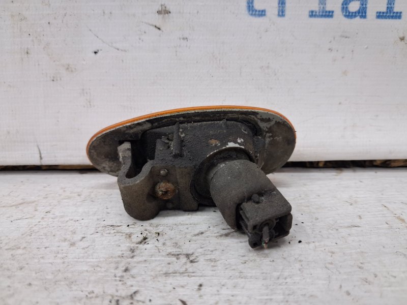 Повторитель поворотника Pajero Wagon 1999-2006 3 3.2 Дизель 4M41