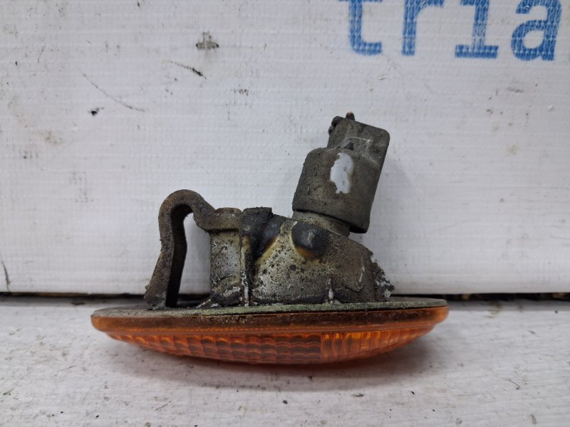 Повторитель поворотника Mitsubishi Pajero Wagon 3 3.2 Дизель 4M41