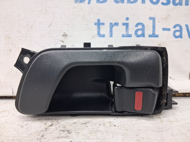 Ручка двери внутренняя левая Mitsubishi Pajero Wagon 1999-2006 3 3.2 Дизель 4M41 MR604135 Б/У