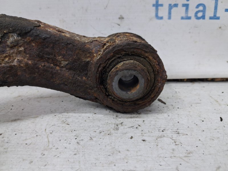 Рычаг передний верхний левый Mitsubishi Pajero Wagon 3 3.2 Дизель 4M41