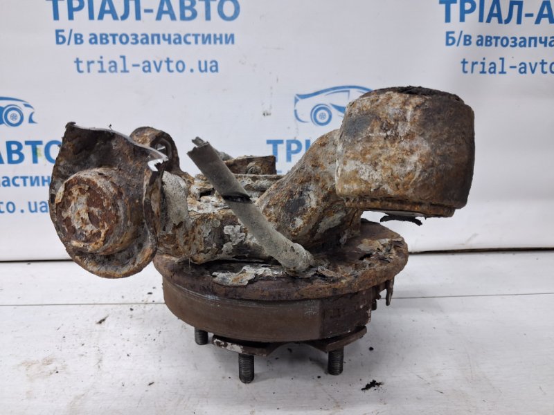 Цапфа задняя правая со ступицей Pajero Wagon 1999-2006 3 3.2 Дизель 4M41