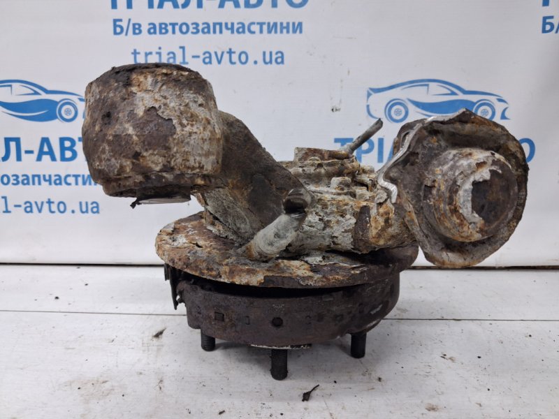 Цапфа задняя левая со ступицей Pajero Wagon 1999-2006 3 3.2 Дизель 4M41