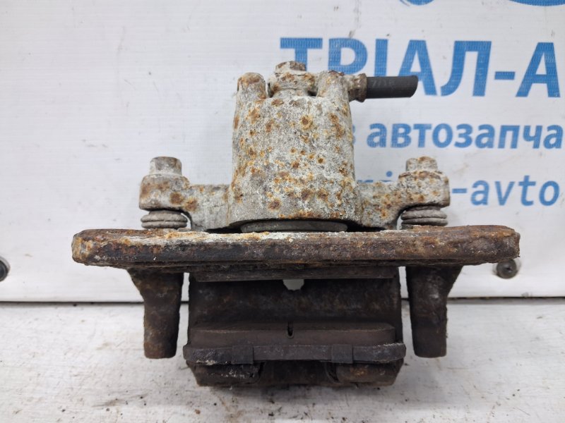 Суппорт задний левый Pajero Wagon 1999-2006 3 3.2 Дизель 4M41