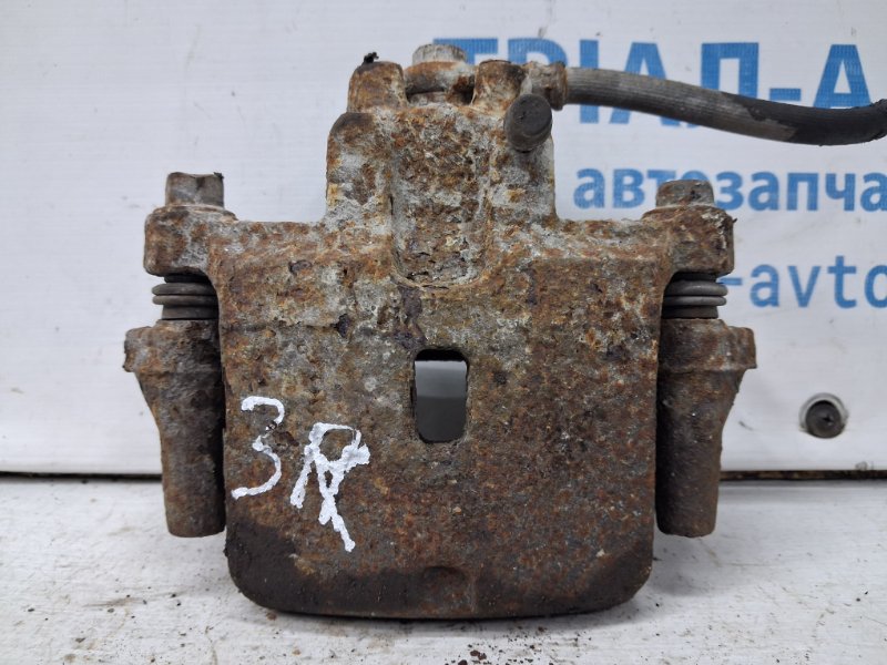 Суппорт задний правый Mitsubishi Pajero Wagon 1999-2006 3 3.2 Дизель 4M41 MR510542 Б/У