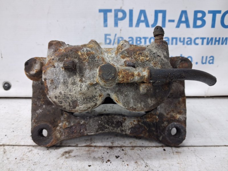 Суппорт передний левый Mitsubishi Pajero Wagon 3 3.2 Дизель 4M41