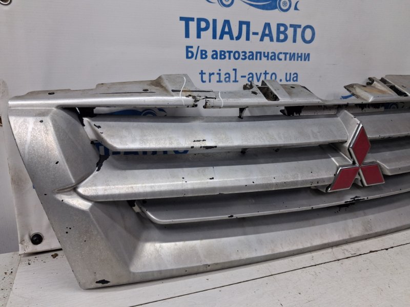 Решетка радиатора Pajero Wagon 1999-2006 3 3.2 Дизель 4M41
