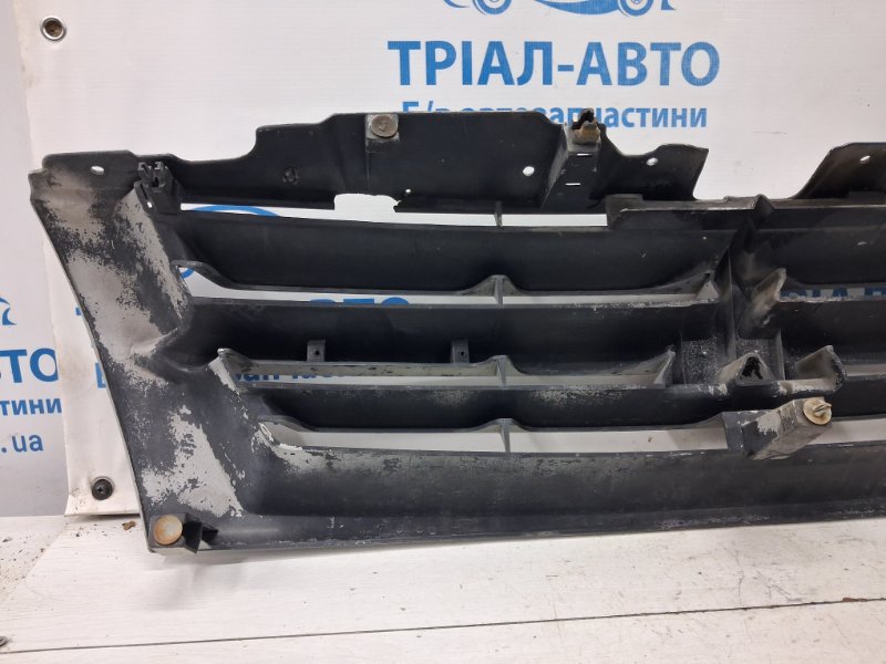 Решетка радиатора Pajero Wagon 1999-2006 3 3.2 Дизель 4M41