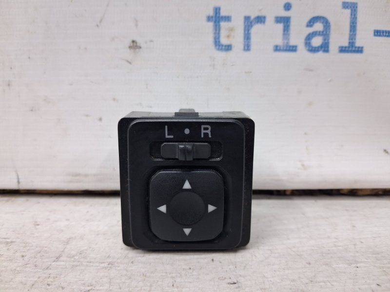 Корректор зеркал Mitsubishi Pajero Wagon 1999-2006 3 3.2 Дизель 4M41 MR190956 Б/У