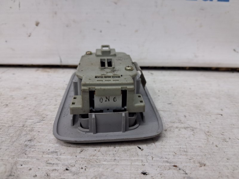 Плафон Mitsubishi Pajero Wagon 3 3.2 Дизель 4M41