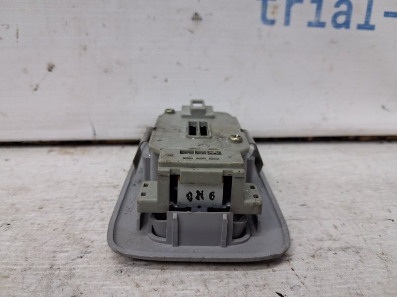 Плафон Mitsubishi Pajero Wagon 3 3.2 Дизель 4M41