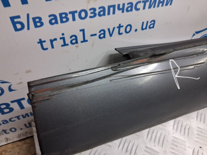 Накладка порога внешняя правая Avensis 2002-2010 T25 2.2 diesel 2ADFTV