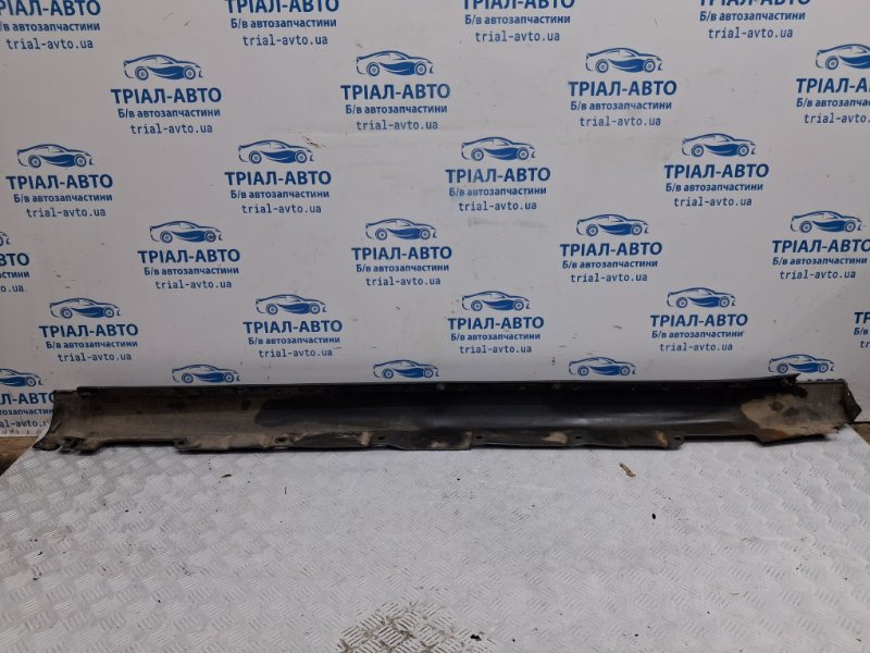 Накладка порога внешняя правая Avensis 2002-2010 T25 2.2 diesel 2ADFTV