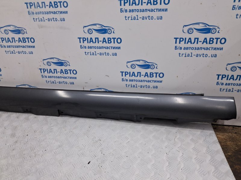 Накладка порога внешняя левая Toyota Avensis T25 2.2 diesel 2ADFTV