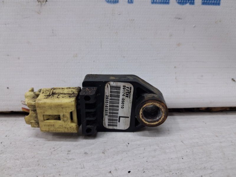 Датчик удара (AIRBAG) Toyota Avensis 2002-2010 T25 2.2 diesel 2ADFTV 8917405010 Б/У