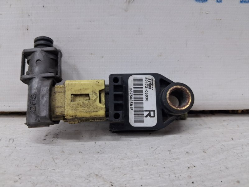 Датчик удара (AIRBAG) Toyota Avensis 2002-2010 T25 2.2 diesel 2ADFTV 8917305030 Б/У