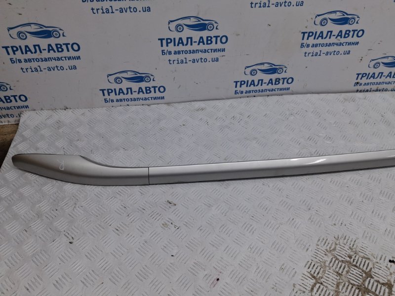 Рейлинг на крышу правый Avensis 2002-2010 T25 2.2 diesel 2ADFTV
