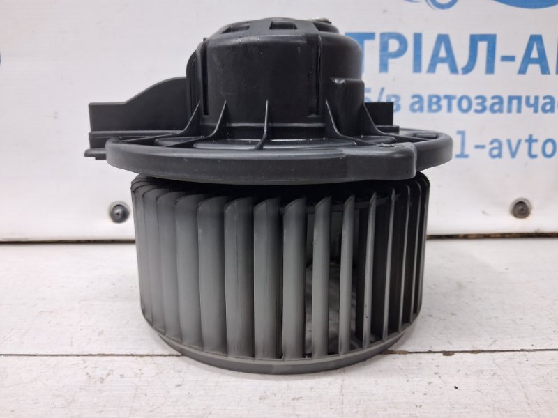 Моторчик печки Toyota Avensis 2002-2010 T25 2.2 diesel 2ADFTV 8710302080 Б/У