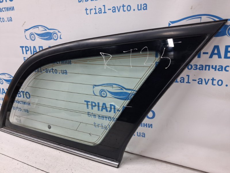 Стекло в кузов заднее правое Toyota Avensis T25 2.2 diesel 2ADFTV