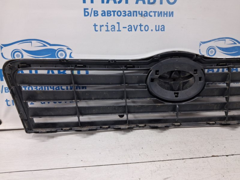 Решетка радиатора Avensis 2002-2010 T25 2.2 diesel 2ADFTV