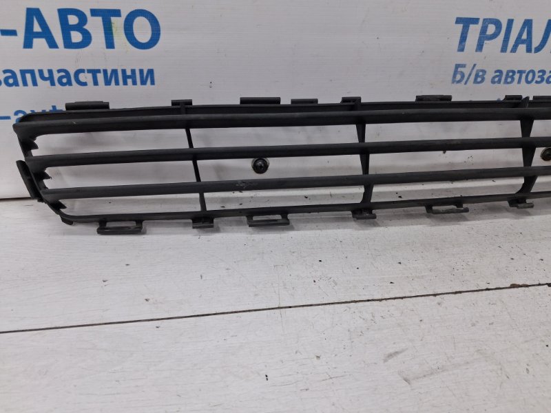 Решетка бампера центральная Avensis 2002-2010 T25 2.2 diesel 2ADFTV