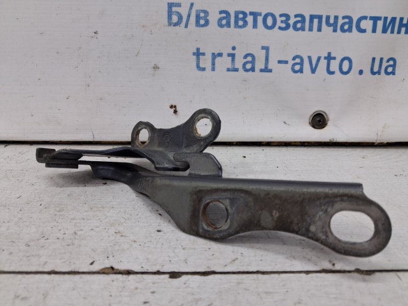 Петля капота левая Toyota Avensis T25 2.2 diesel 2ADFTV